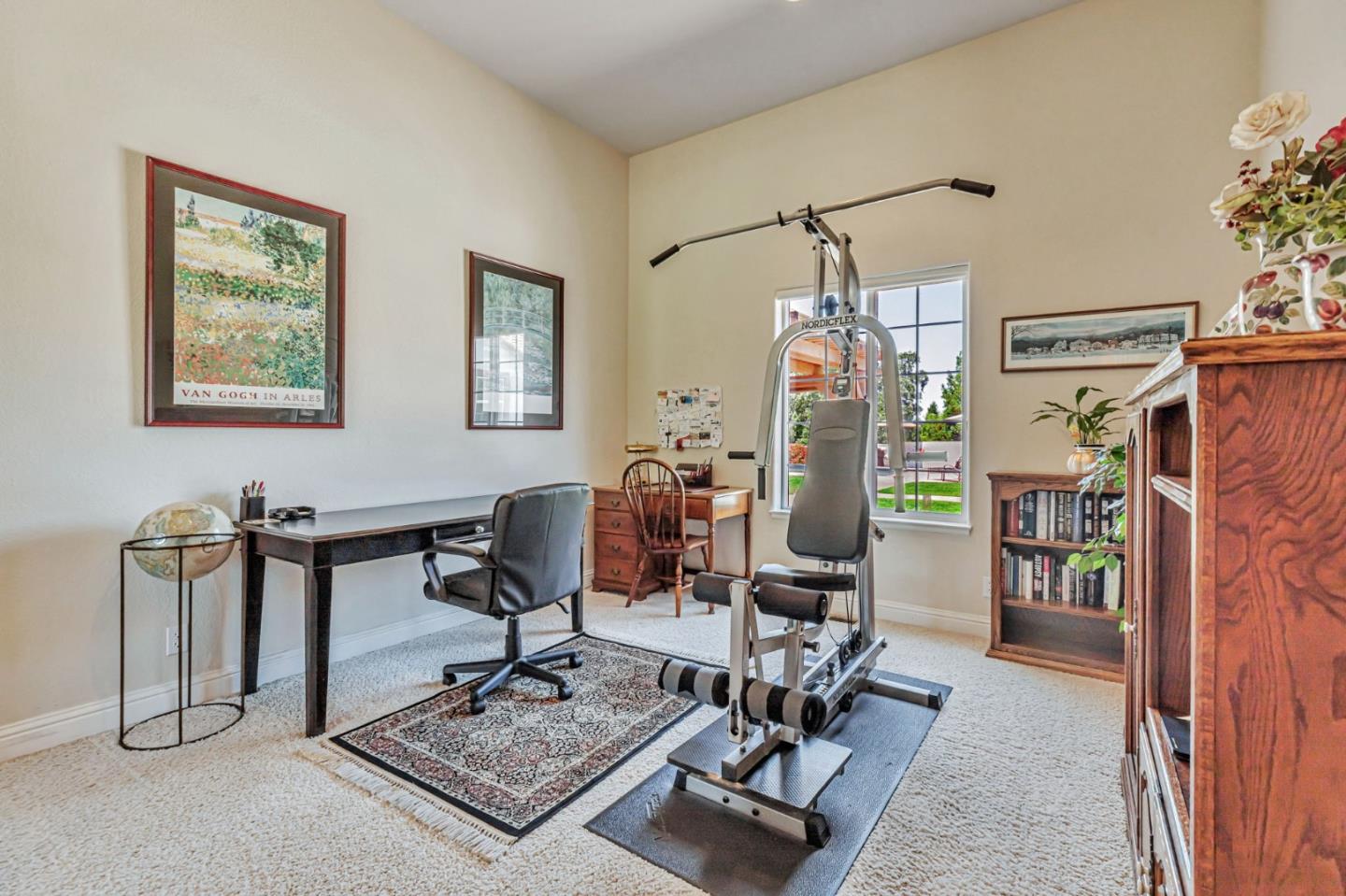 Hollister, California, 95023, United States, 5 Bedrooms Bedrooms, ,4 BathroomsBathrooms,Residential,Active,1904181