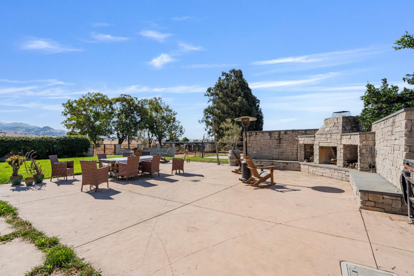 Hollister, California, 95023, United States, 4 Bedrooms Bedrooms, ,4 BathroomsBathrooms,Residential,Active,1943799