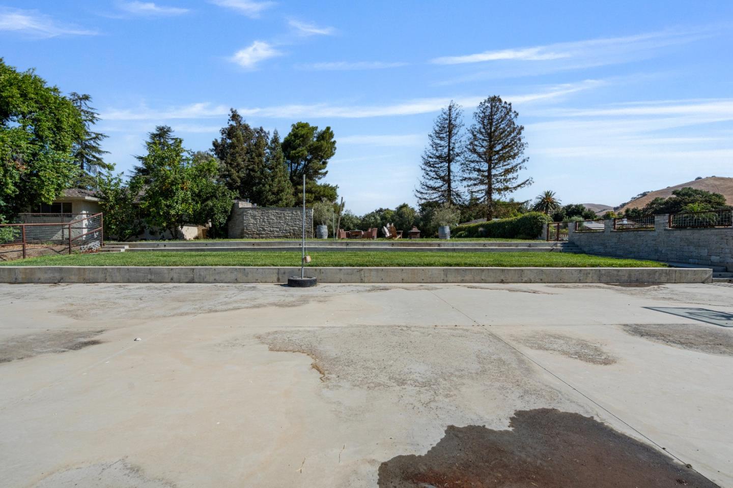 Hollister, California, 95023, United States, 4 Bedrooms Bedrooms, ,4 BathroomsBathrooms,Residential,Active,1943799