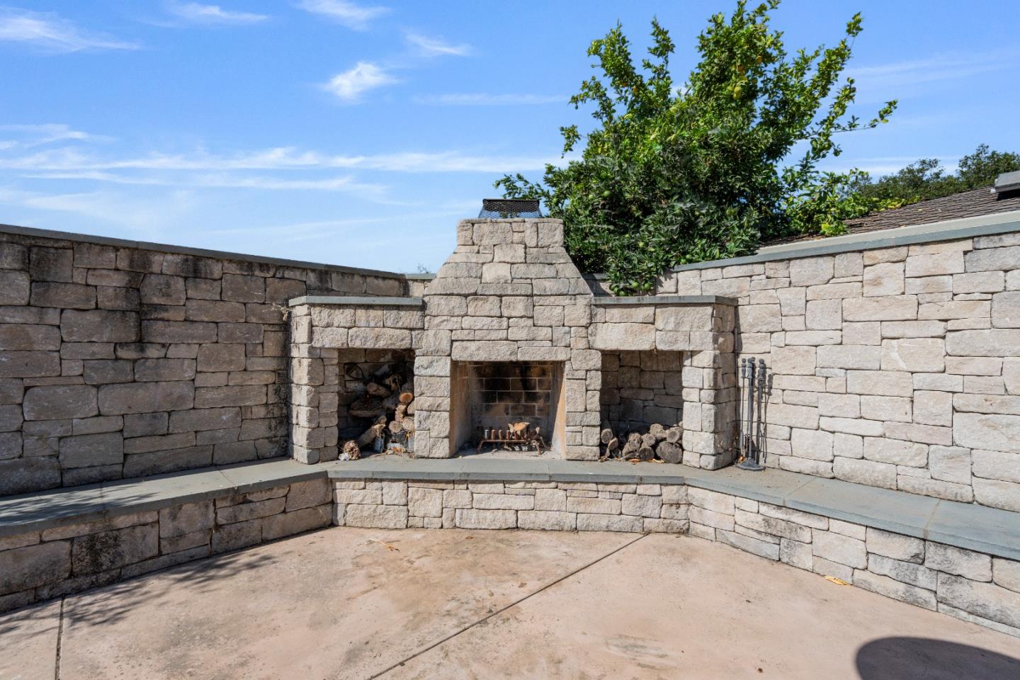 Hollister, California, 95023, United States, 4 Bedrooms Bedrooms, ,4 BathroomsBathrooms,Residential,Active,1943799