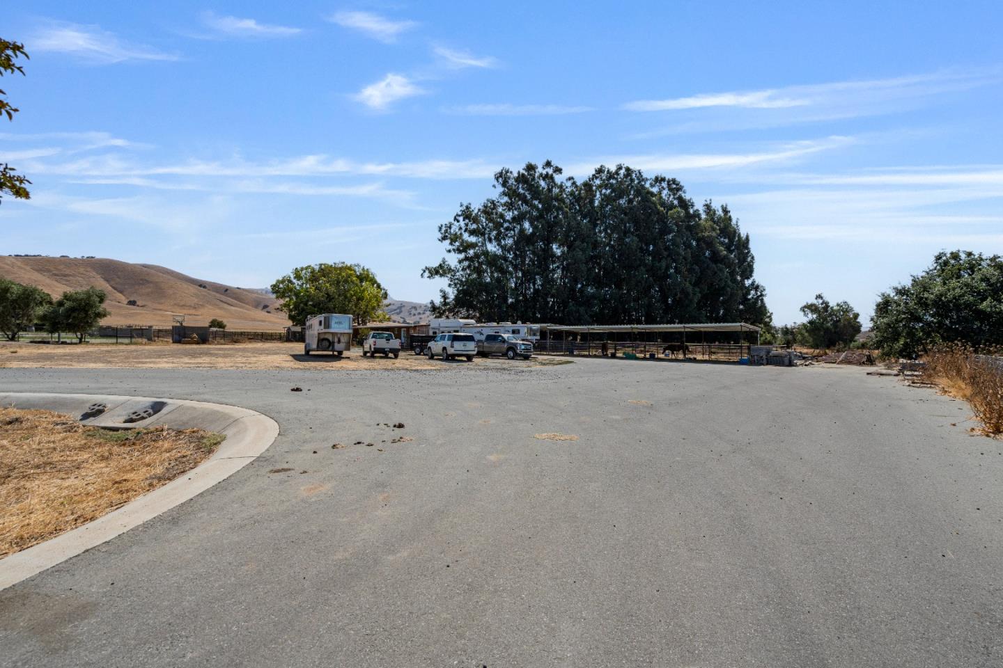 Hollister, California, 95023, United States, 4 Bedrooms Bedrooms, ,4 BathroomsBathrooms,Residential,Active,1943799