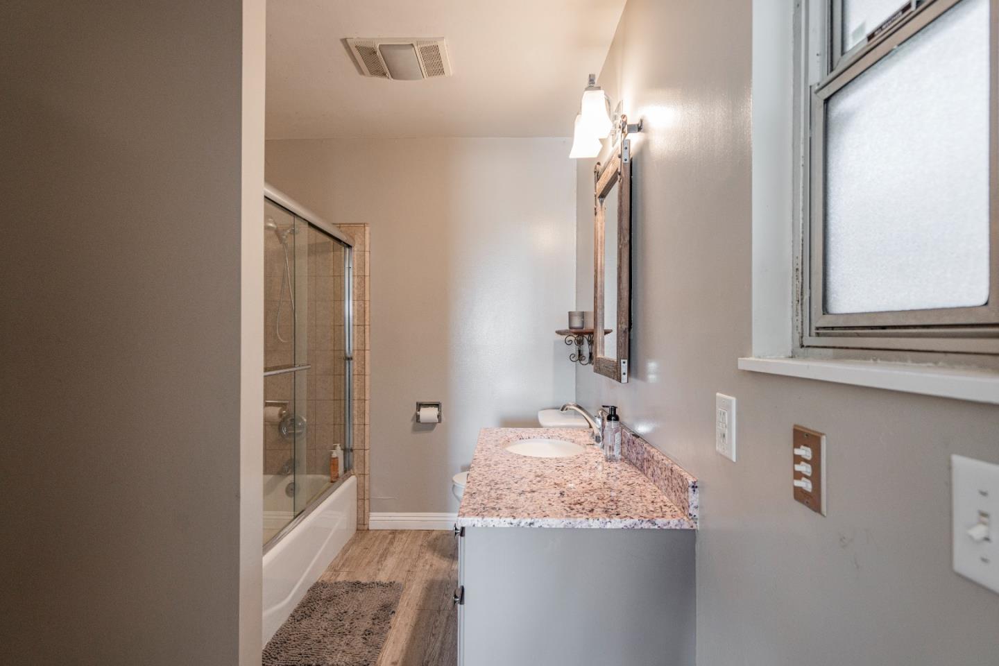 Hollister, California, 95023, United States, 4 Bedrooms Bedrooms, ,4 BathroomsBathrooms,Residential,Active,1943799