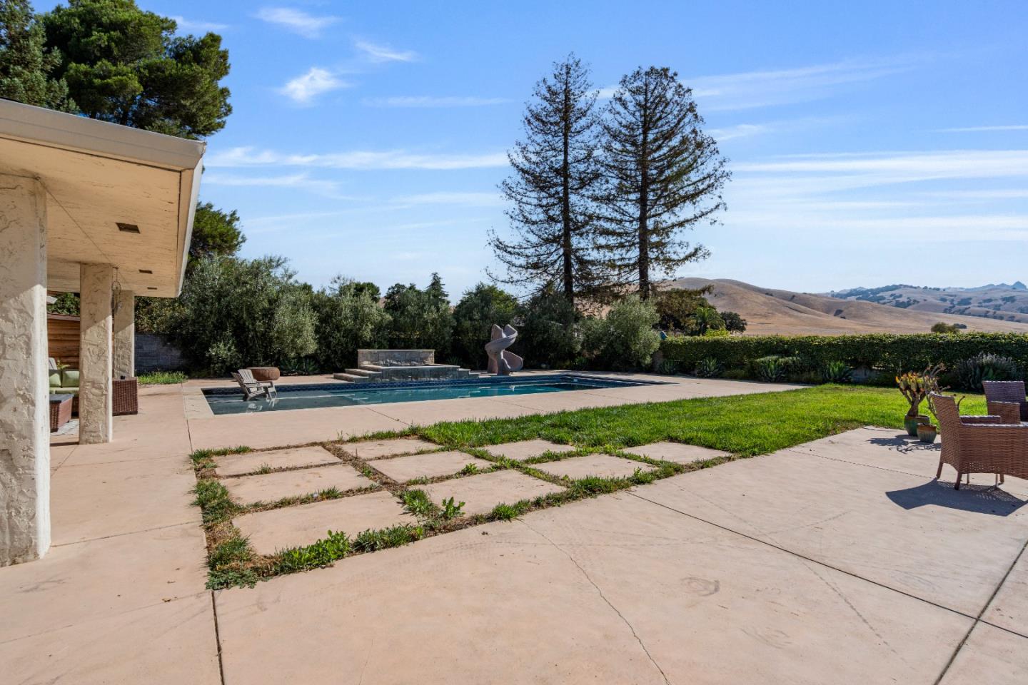 Hollister, California, 95023, United States, 4 Bedrooms Bedrooms, ,4 BathroomsBathrooms,Residential,Active,1943799