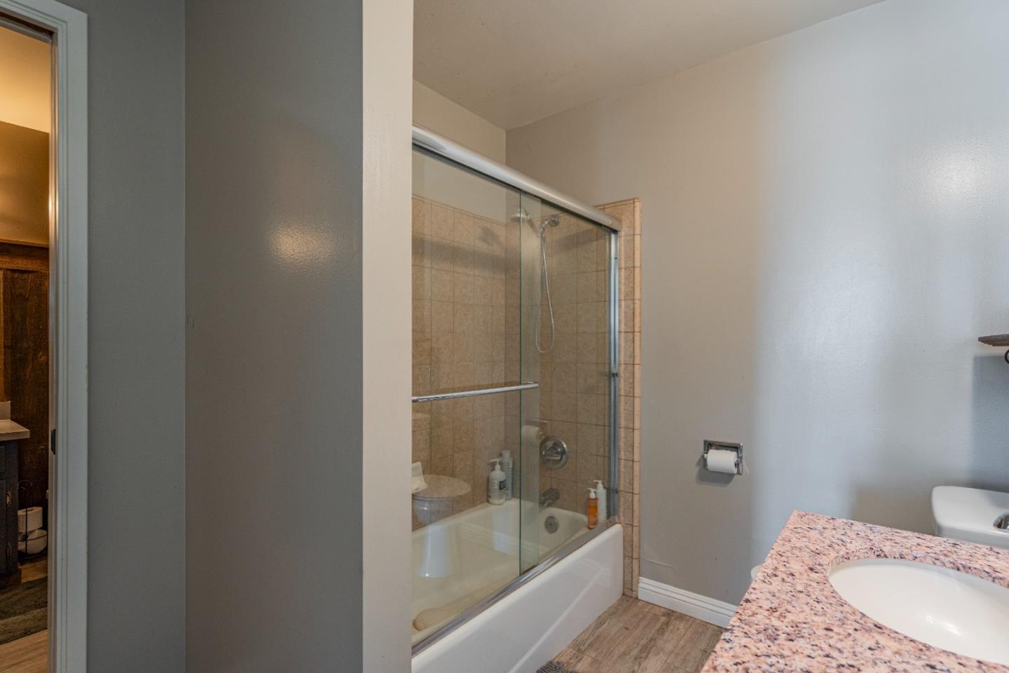 Hollister, California, 95023, United States, 4 Bedrooms Bedrooms, ,4 BathroomsBathrooms,Residential,Active,1943799