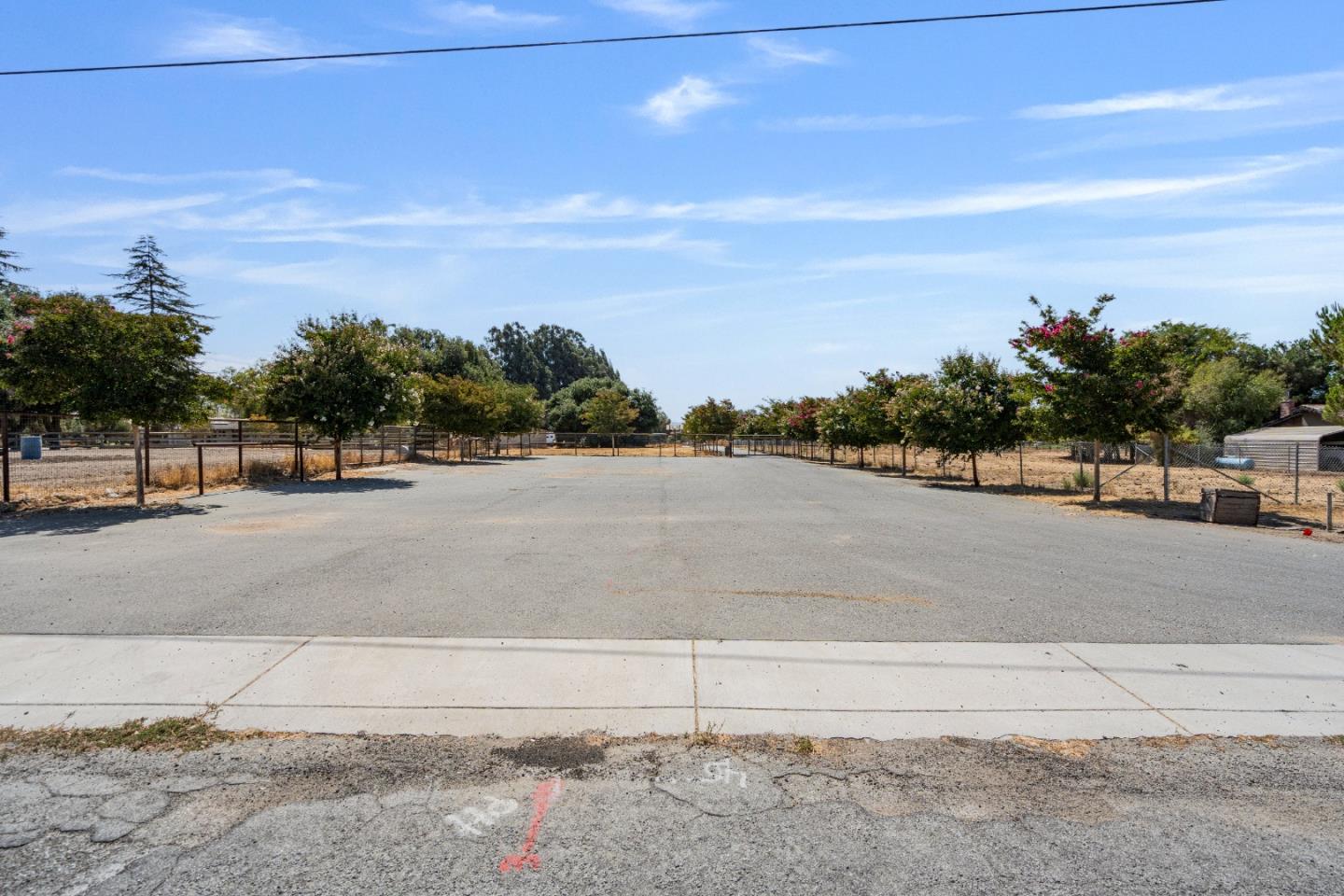 Hollister, California, 95023, United States, 4 Bedrooms Bedrooms, ,4 BathroomsBathrooms,Residential,Active,1943799