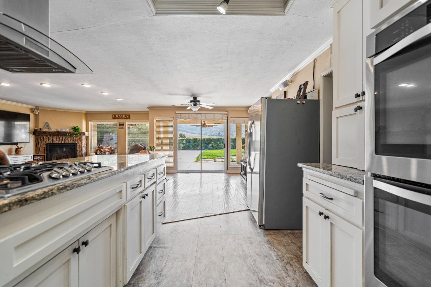 Hollister, California, 95023, United States, 4 Bedrooms Bedrooms, ,4 BathroomsBathrooms,Residential,Active,1943799
