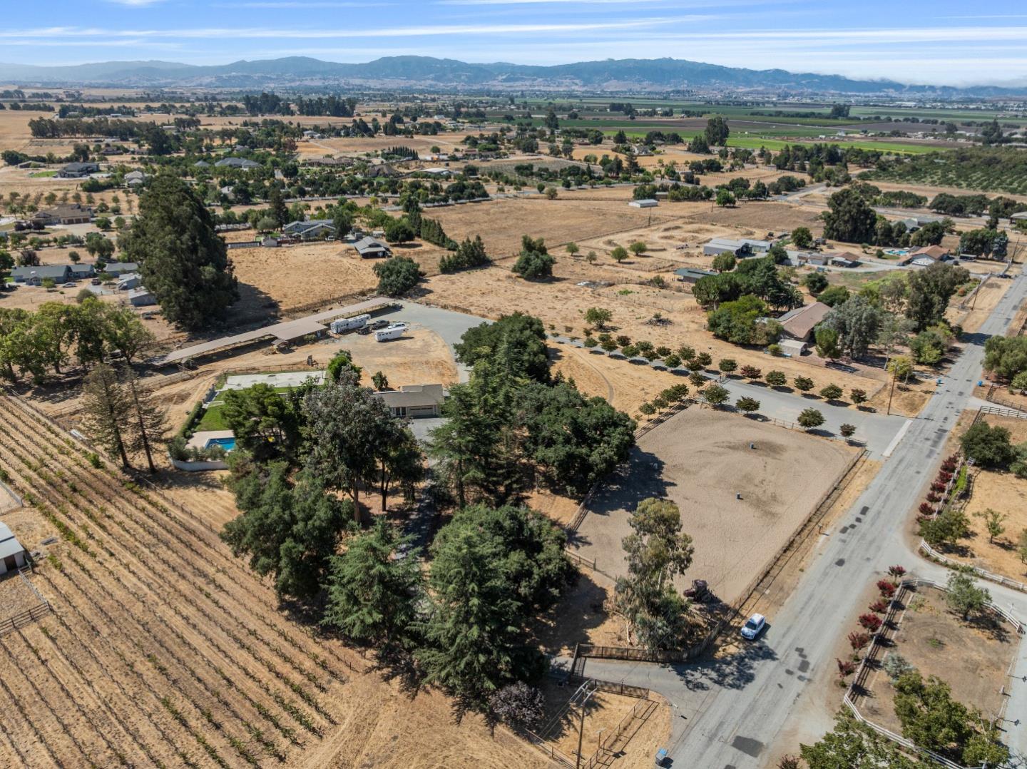 Hollister, California, 95023, United States, 4 Bedrooms Bedrooms, ,4 BathroomsBathrooms,Residential,Active,1943799