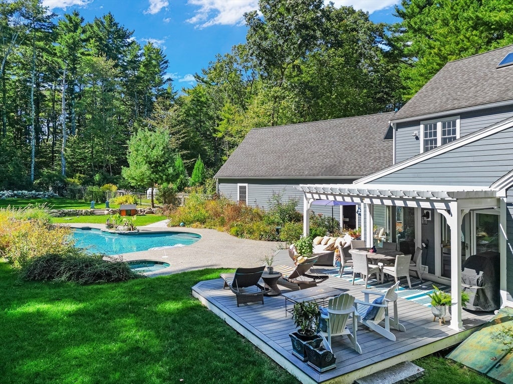 Norwell, Massachusetts, 02061, United States, 4 Bedrooms Bedrooms, ,4 BathroomsBathrooms,Residential,Active,1952760