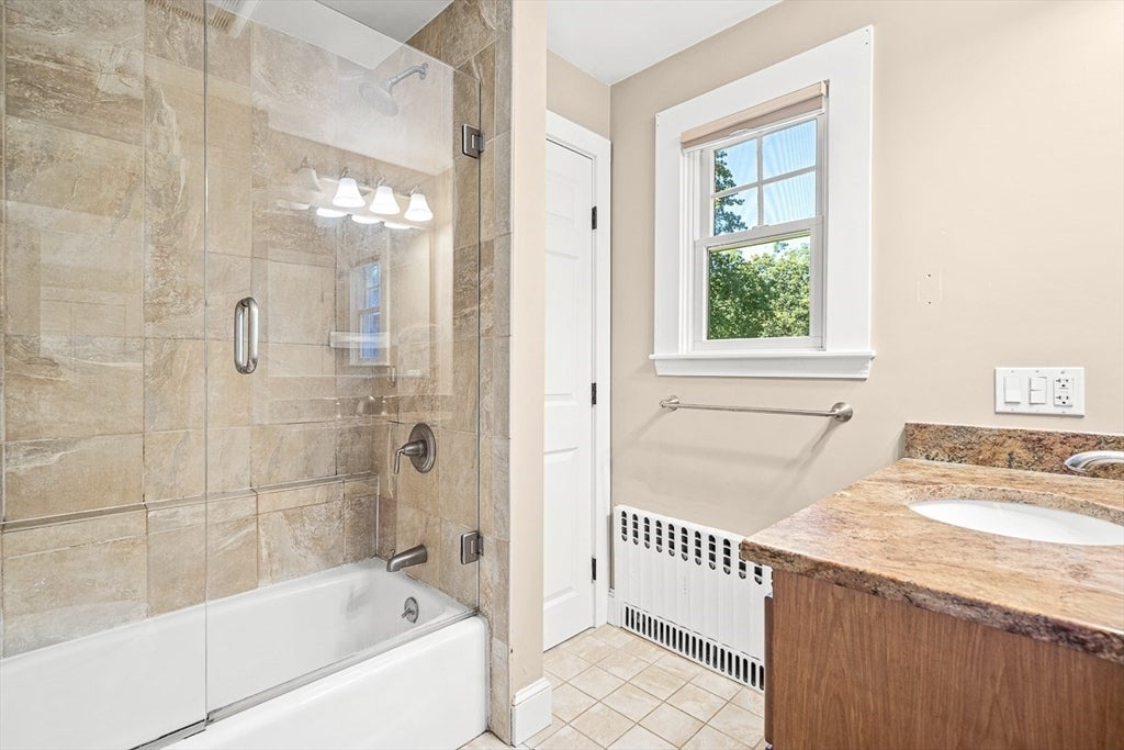 Beverly, Massachusetts, 01915, United States, 3 Bedrooms Bedrooms, ,2 BathroomsBathrooms,Residential,Active,1936404