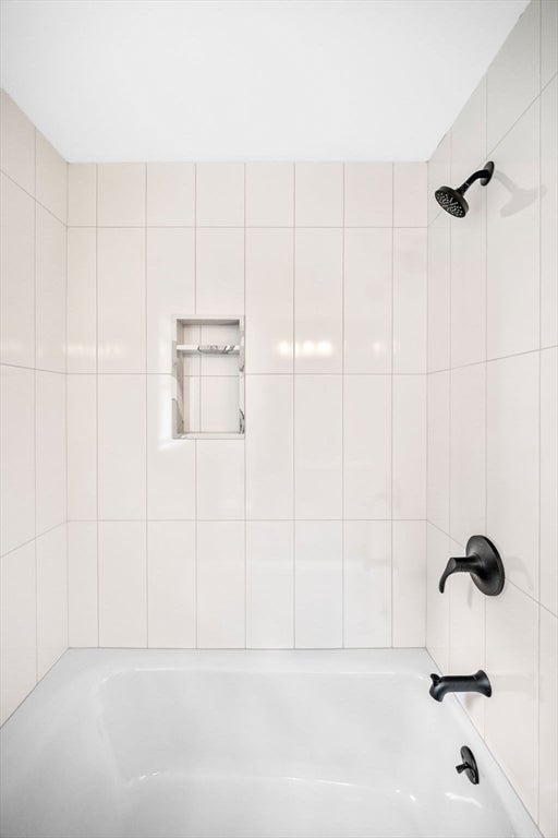 Topsfield, Massachusetts, 01983, United States, 4 Bedrooms Bedrooms, ,3 BathroomsBathrooms,Residential,Active,1962184