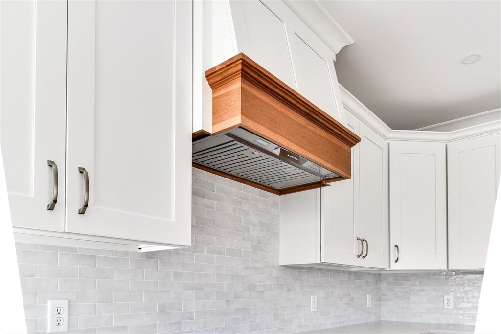 Hopkinton, Massachusetts, 01748, United States, 5 Bedrooms Bedrooms, ,6 BathroomsBathrooms,Residential,Active,1781577