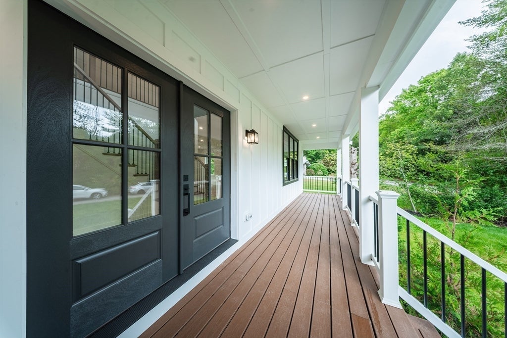 Southborough, Massachusetts, 01772, United States, 4 Bedrooms Bedrooms, ,5 BathroomsBathrooms,Residential,Active,2007207