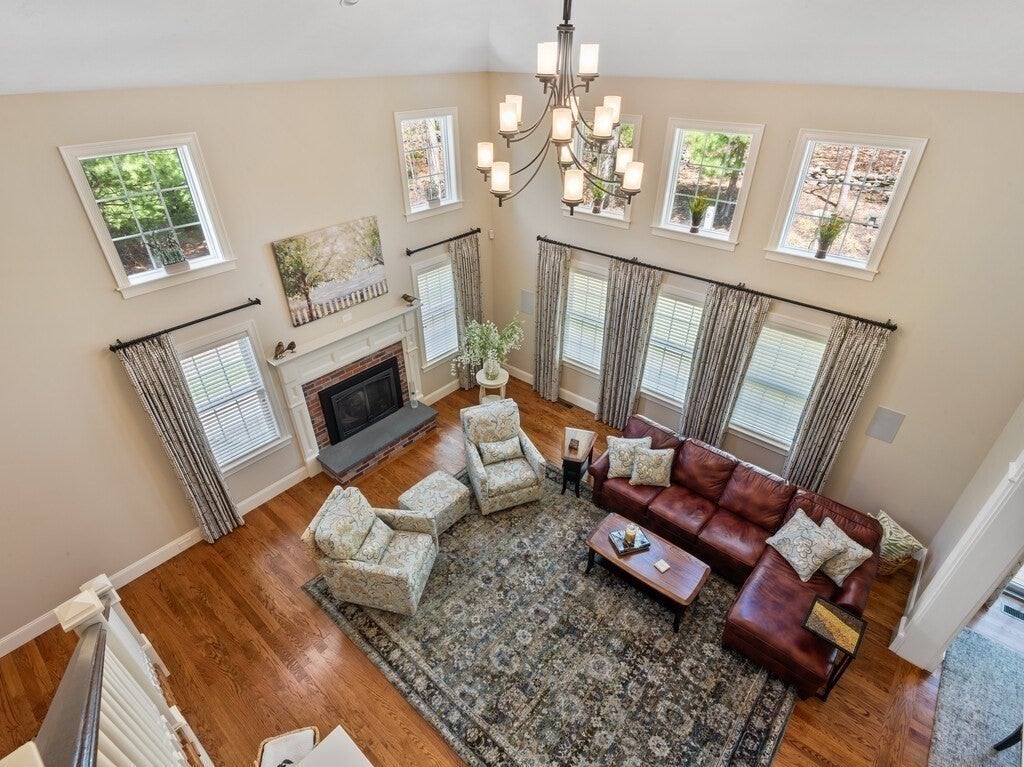 Shrewsbury, Massachusetts, 01545, United States, 4 Bedrooms Bedrooms, ,5 BathroomsBathrooms,Residential,Active,1810422