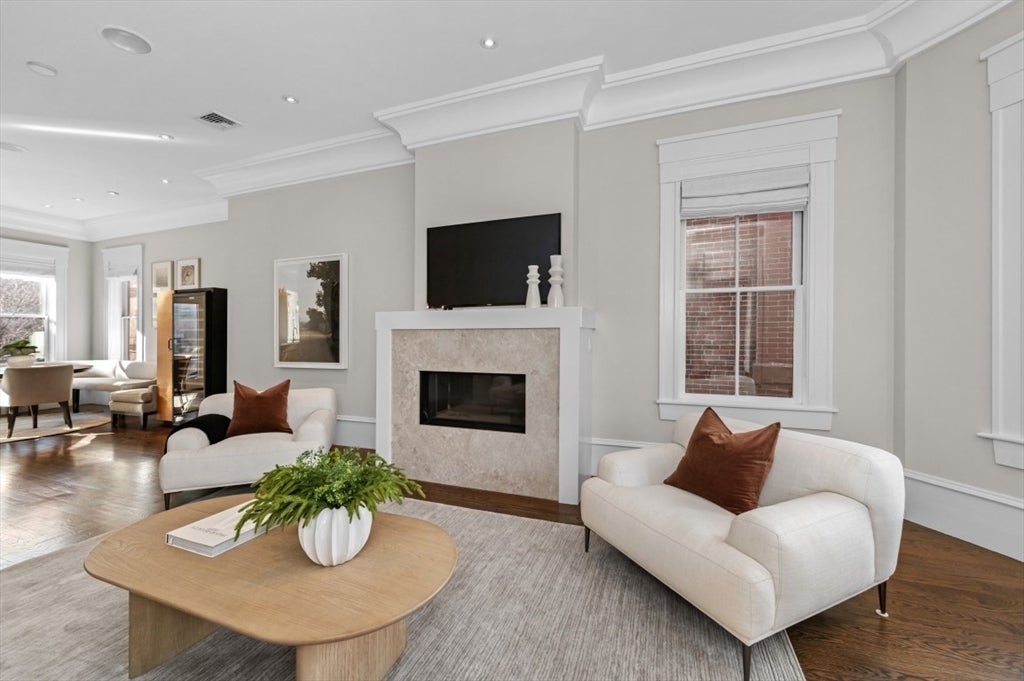 Boston, Massachusetts, 02118, United States, 3 Bedrooms Bedrooms, ,3 BathroomsBathrooms,Residential,Active,2010917