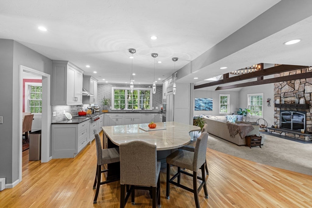 Norwell, Massachusetts, 02061, United States, 4 Bedrooms Bedrooms, ,4 BathroomsBathrooms,Residential,Active,1952760