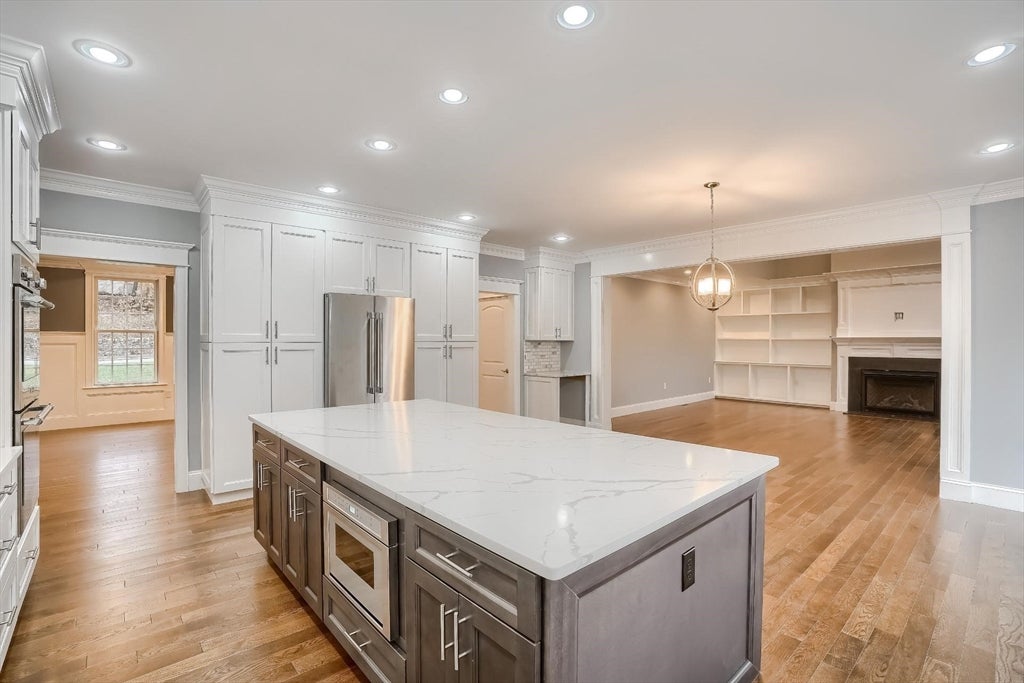 Hopkinton, Massachusetts, 01748, United States, 4 Bedrooms Bedrooms, ,6 BathroomsBathrooms,Residential,Active,2012457