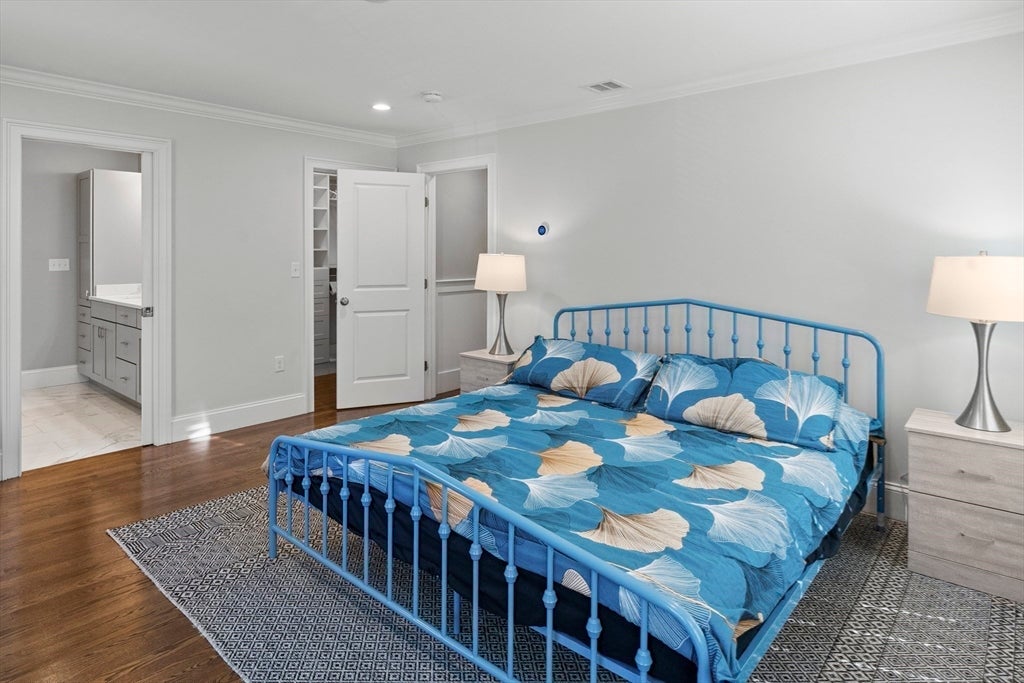 Newton, Massachusetts, 02458, United States, 4 Bedrooms Bedrooms, ,4 BathroomsBathrooms,Residential,Active,1934831