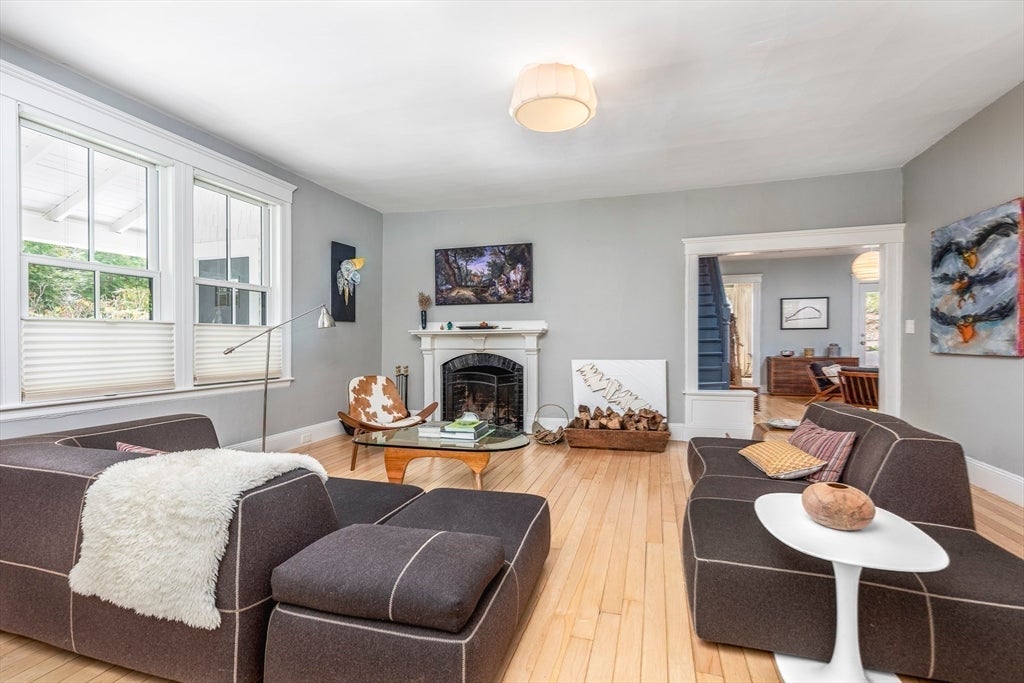 Marblehead, Massachusetts, 01945, United States, 5 Bedrooms Bedrooms, ,4 BathroomsBathrooms,Residential,Active,1993678