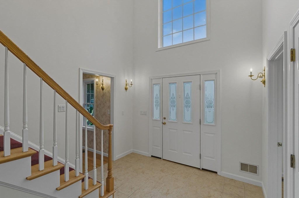 Westford, Massachusetts, 01886, United States, 4 Bedrooms Bedrooms, ,4 BathroomsBathrooms,Residential,Active,1971779