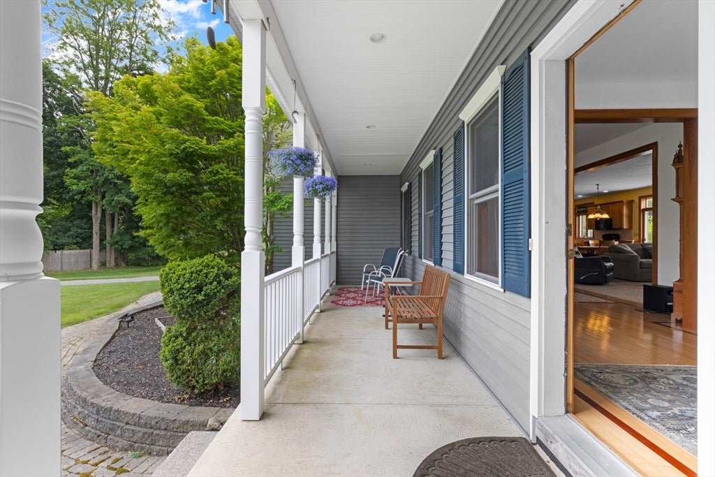Middleboro, Massachusetts, 02346, United States, 4 Bedrooms Bedrooms, ,5 BathroomsBathrooms,Residential,Active,1858668