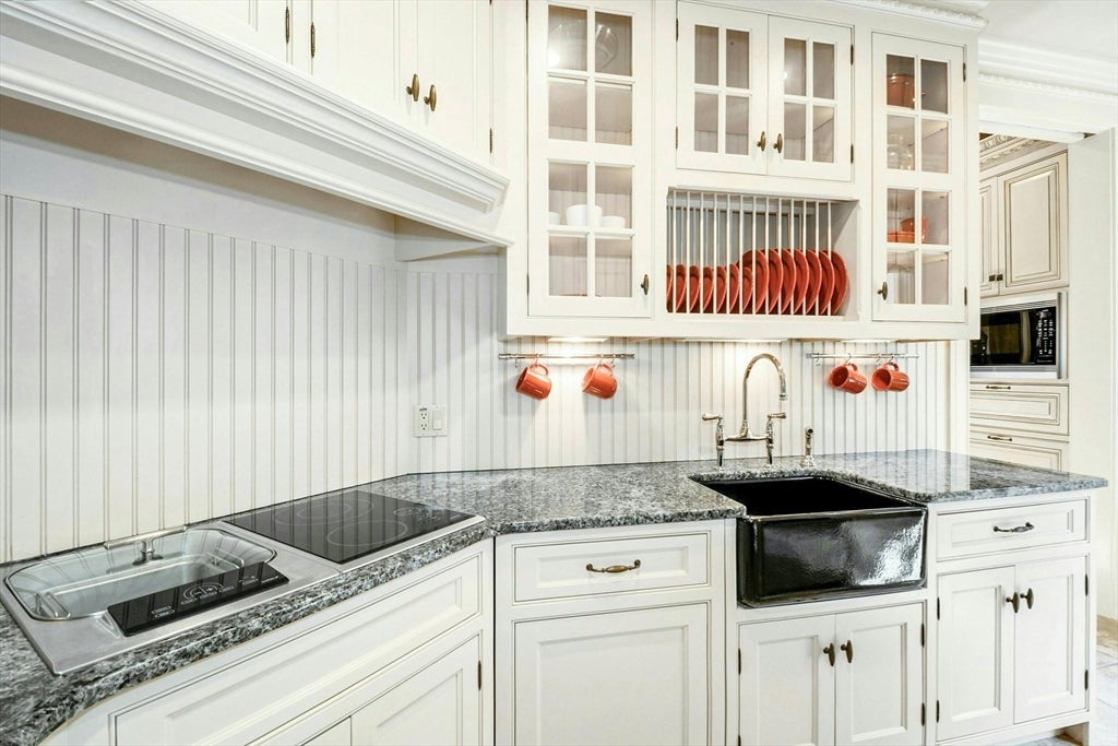 Hopkinton, Massachusetts, 01748, United States, 5 Bedrooms Bedrooms, ,8 BathroomsBathrooms,Residential,Active,1953005