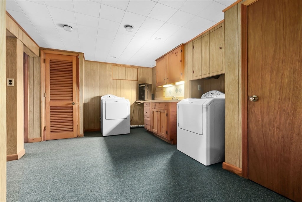 Gloucester, Massachusetts, 01930, United States, 3 Bedrooms Bedrooms, ,3 BathroomsBathrooms,Residential,Active,1849486
