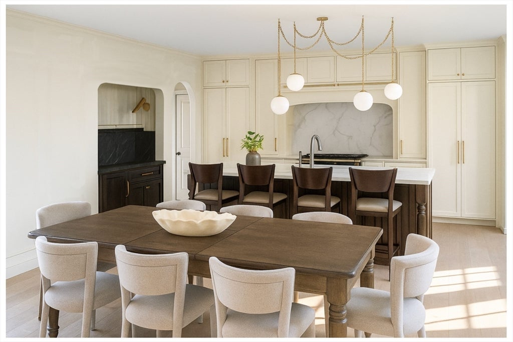 Newburyport, Massachusetts, 01950, United States, 3 Bedrooms Bedrooms, ,2 BathroomsBathrooms,Residential,Active,2044174