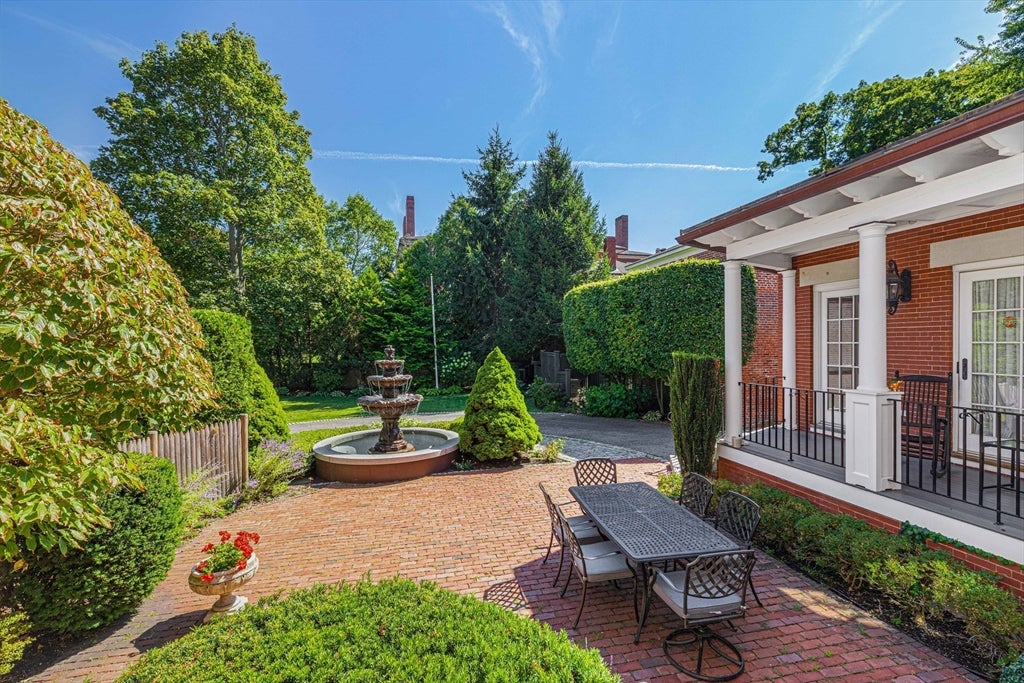 Salem, Massachusetts, 01970, United States, 5 Bedrooms Bedrooms, ,7 BathroomsBathrooms,Residential,Active,1945049