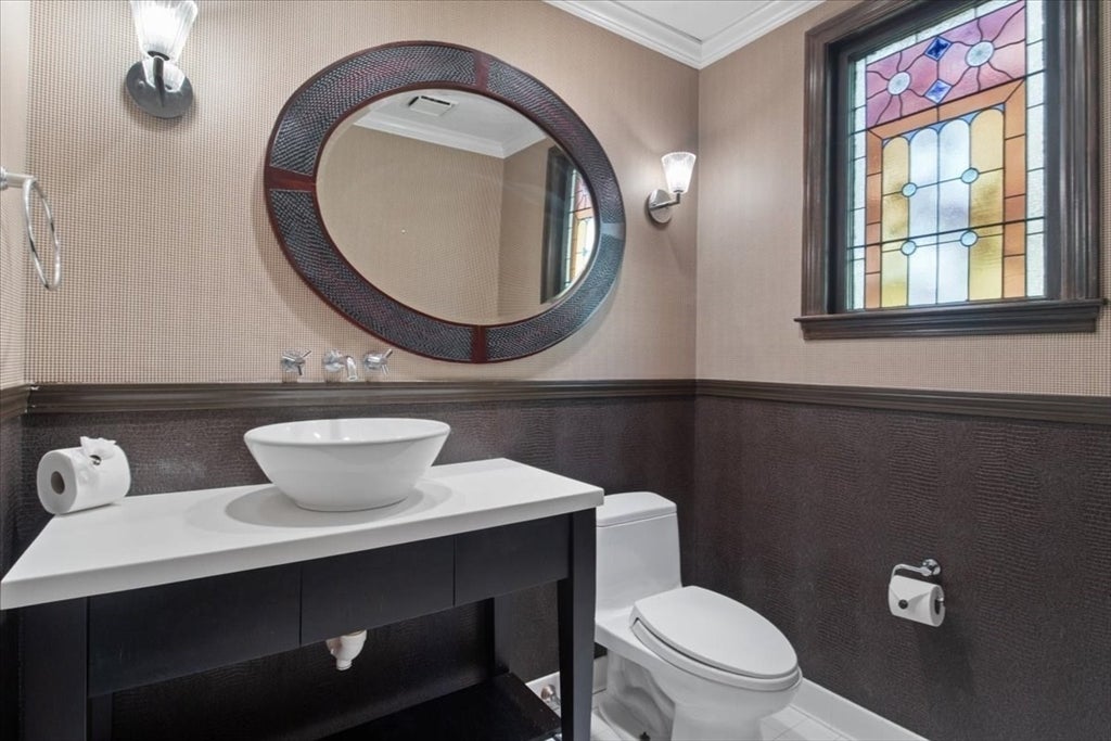 Medfield, Massachusetts, 02052, United States, 5 Bedrooms Bedrooms, ,4 BathroomsBathrooms,Residential,Active,1790178