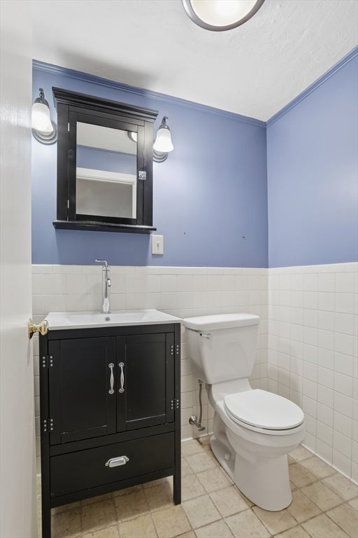 Lexington, Massachusetts, 02420, United States, 5 Bedrooms Bedrooms, ,4 BathroomsBathrooms,Residential,Active,1973324