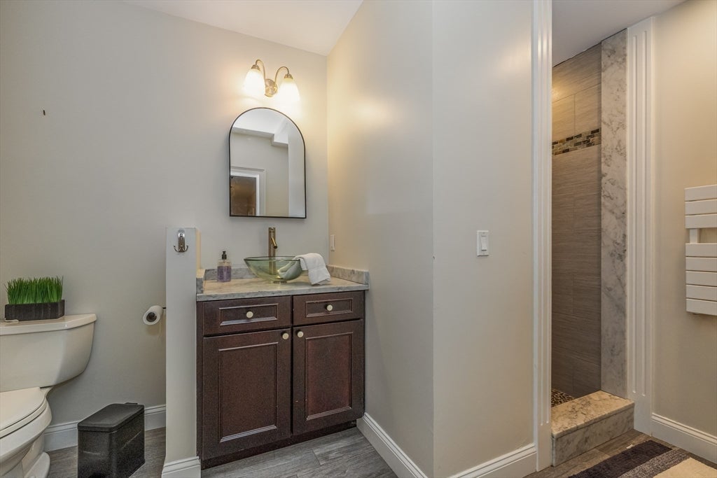 Woburn, Massachusetts, 01801, United States, 5 Bedrooms Bedrooms, ,5 BathroomsBathrooms,Residential,Active,1922298