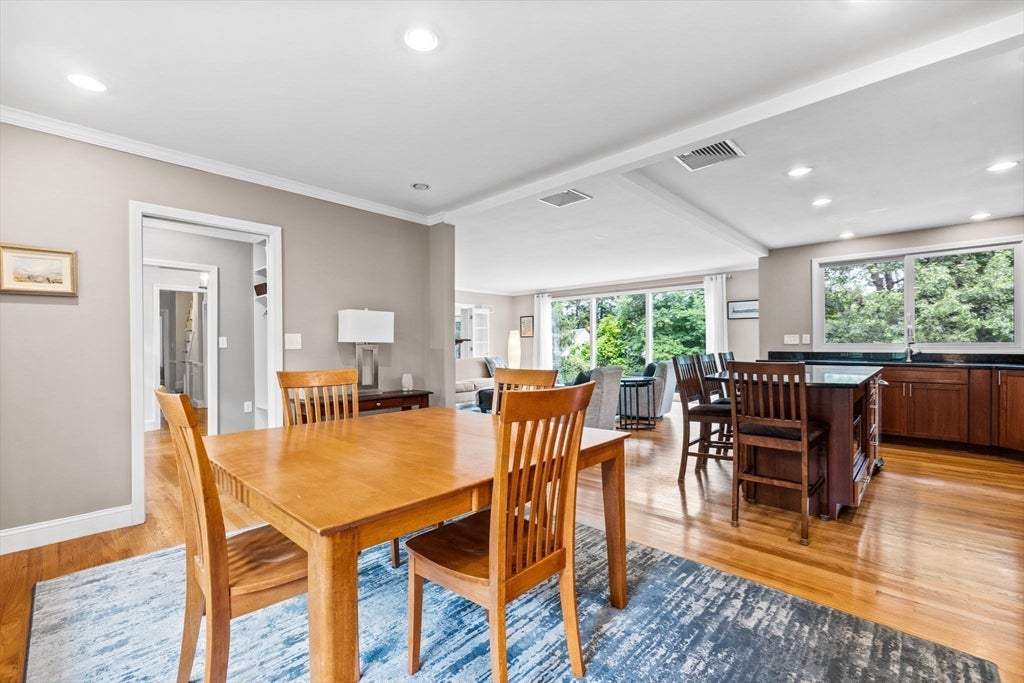 Andover, Massachusetts, 01810, United States, 5 Bedrooms Bedrooms, ,4 BathroomsBathrooms,Residential,Active,1934816