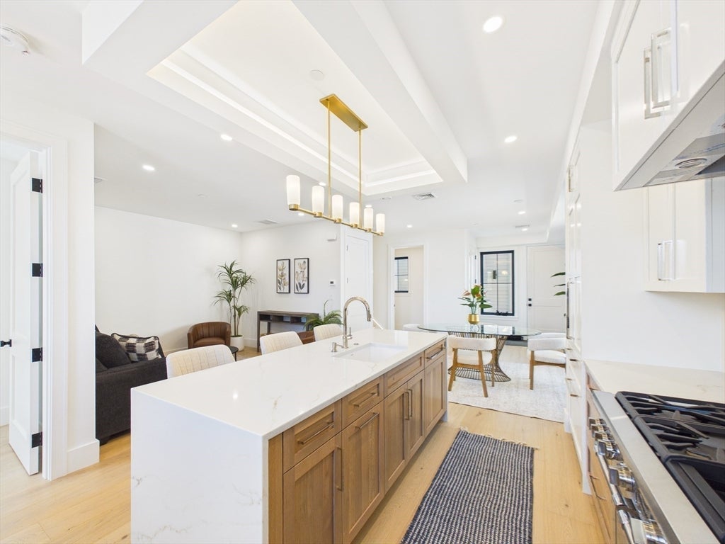Boston, Massachusetts, 02127, United States, 4 Bedrooms Bedrooms, ,4 BathroomsBathrooms,Residential,Active,2043287