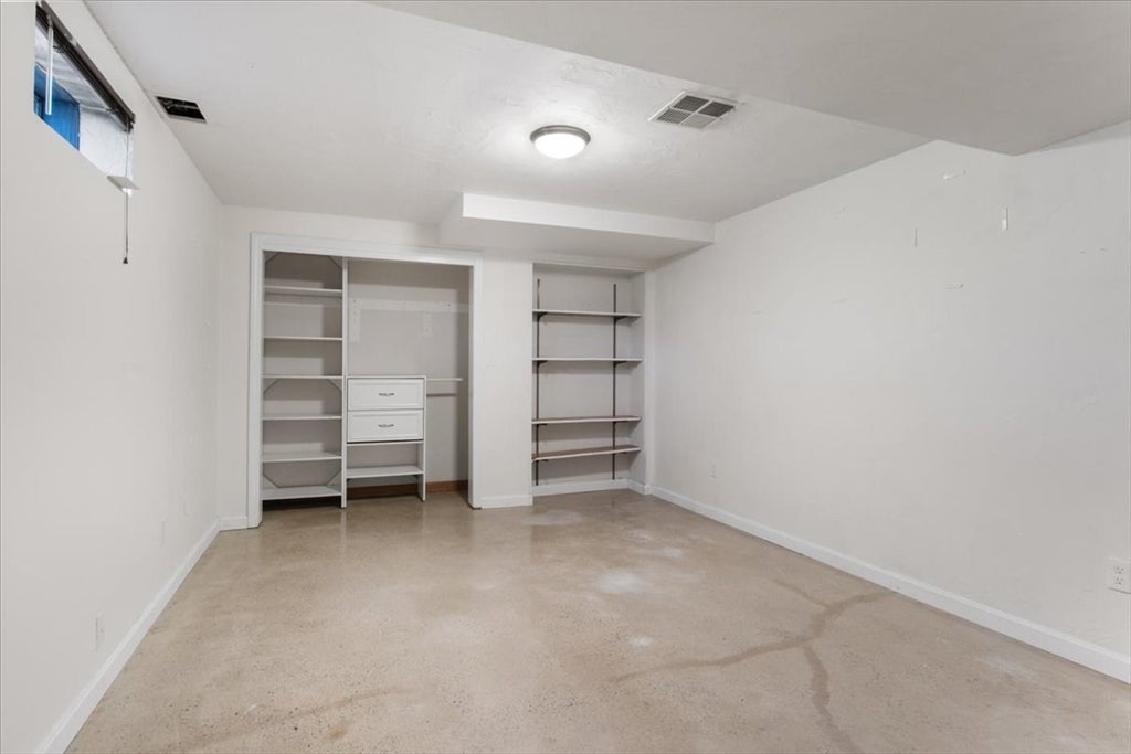 Medfield, Massachusetts, 02052, United States, 5 Bedrooms Bedrooms, ,4 BathroomsBathrooms,Residential,Active,1790178