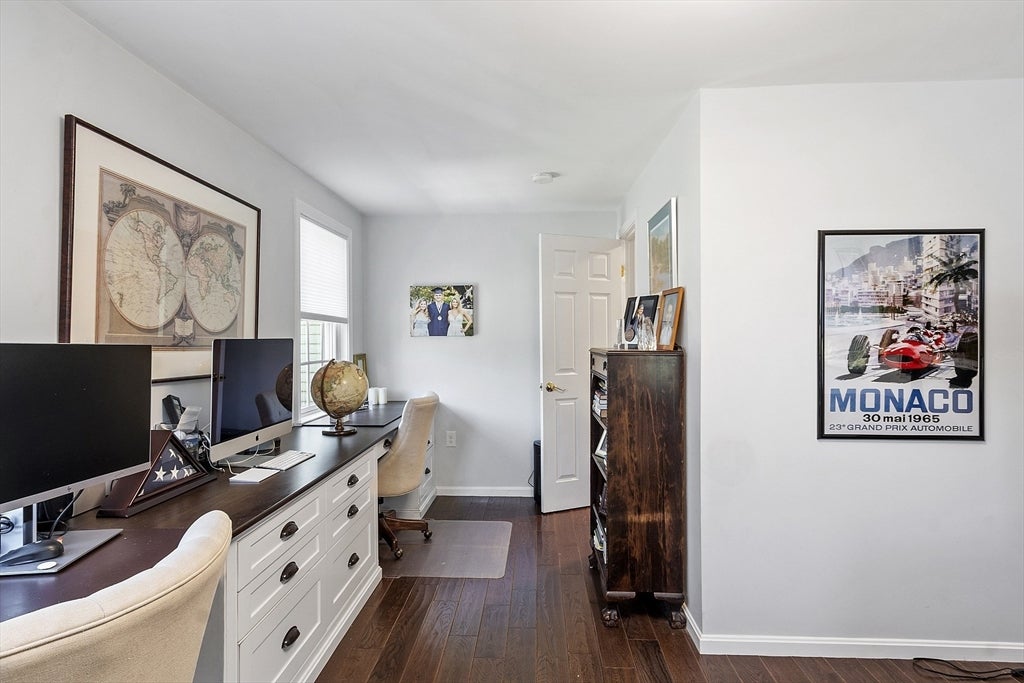 Middleton, Massachusetts, 01949, United States, 4 Bedrooms Bedrooms, ,4 BathroomsBathrooms,Residential,Active,1941131
