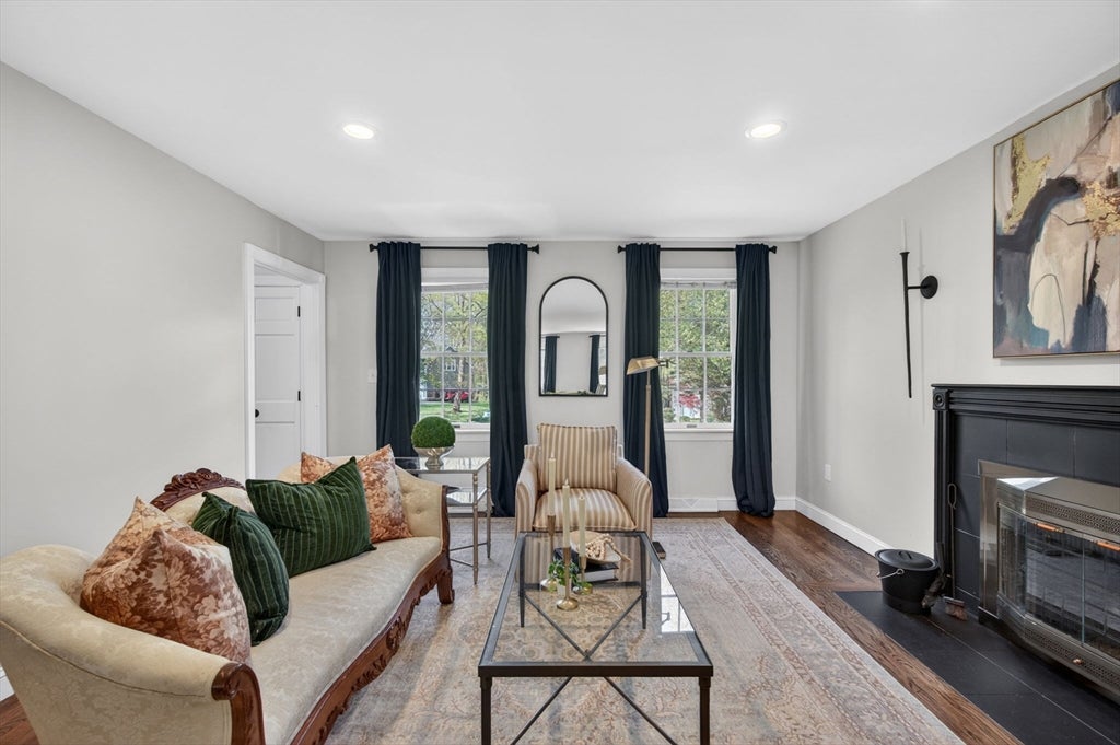 North Andover, Massachusetts, 01845, United States, 4 Bedrooms Bedrooms, ,3 BathroomsBathrooms,Residential,Active,2045698