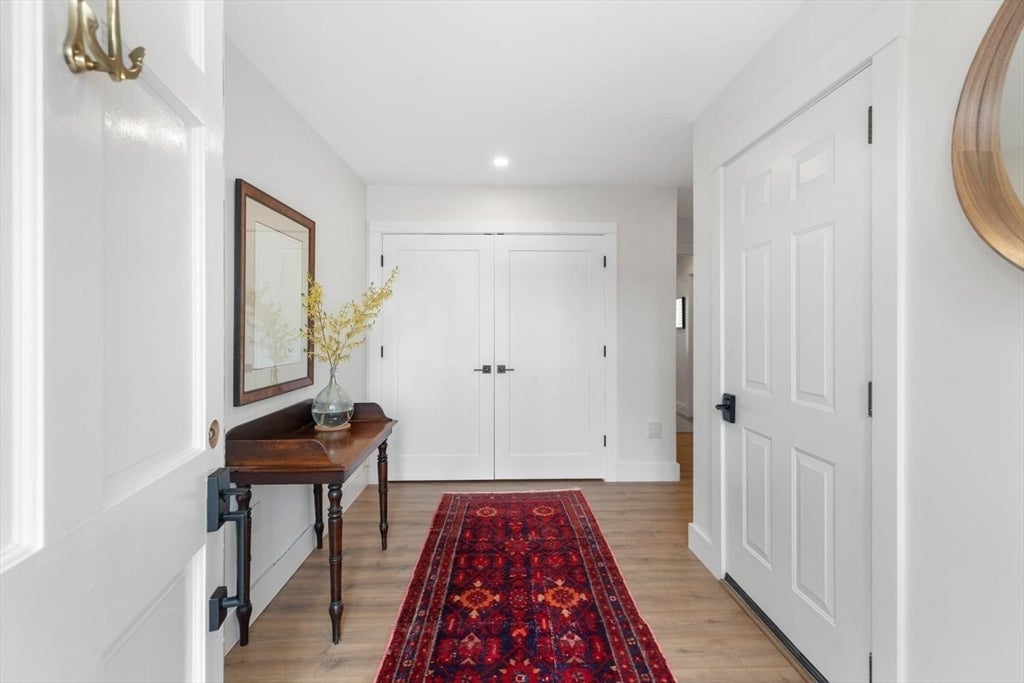 Gloucester, Massachusetts, 01930, United States, 2 Bedrooms Bedrooms, ,3 BathroomsBathrooms,Residential,Active,2043789
