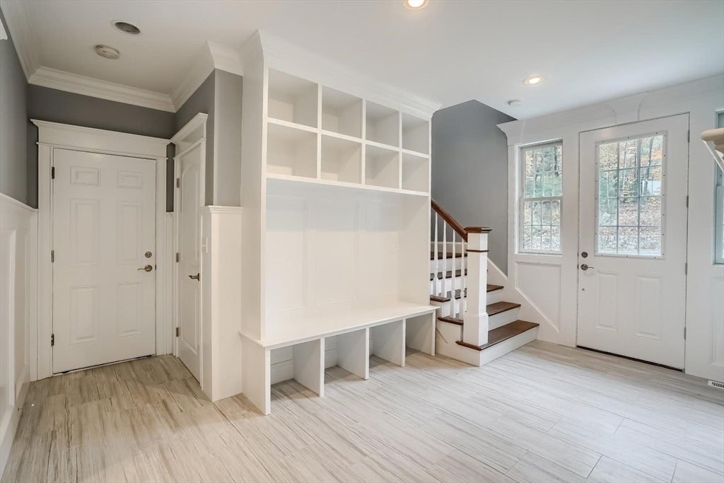 Hopkinton, Massachusetts, 01748, United States, 4 Bedrooms Bedrooms, ,6 BathroomsBathrooms,Residential,Active,2012457