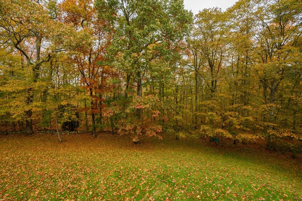 Norwell, Massachusetts, 02061, United States, 4 Bedrooms Bedrooms, ,4 BathroomsBathrooms,Residential,Active,1986892