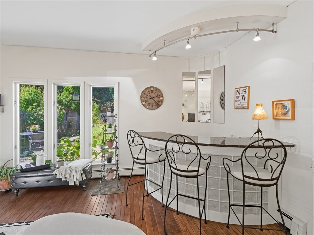 Newburyport, Massachusetts, 01950, United States, 3 Bedrooms Bedrooms, ,3 BathroomsBathrooms,Residential,Active,2045626