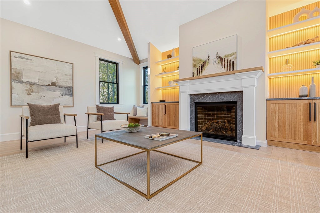 Newburyport, Massachusetts, 01950, United States, 4 Bedrooms Bedrooms, ,6 BathroomsBathrooms,Residential,Active,2043835
