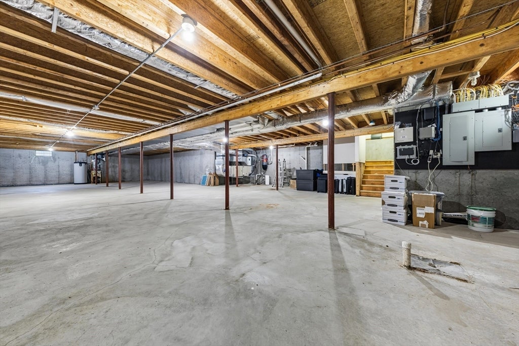 Smithfield, Rhode Island, 02917, United States, 3 Bedrooms Bedrooms, ,2 BathroomsBathrooms,Residential,Active,1963267