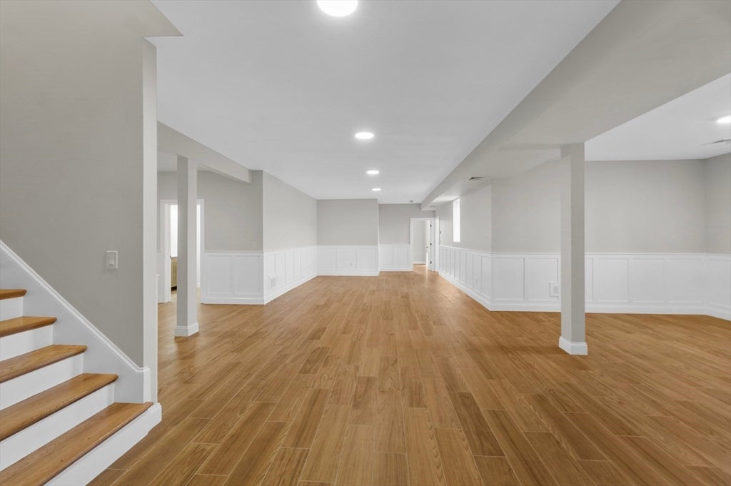 Dartmouth, Massachusetts, 02748, United States, 5 Bedrooms Bedrooms, ,4 BathroomsBathrooms,Residential,Active,1997881