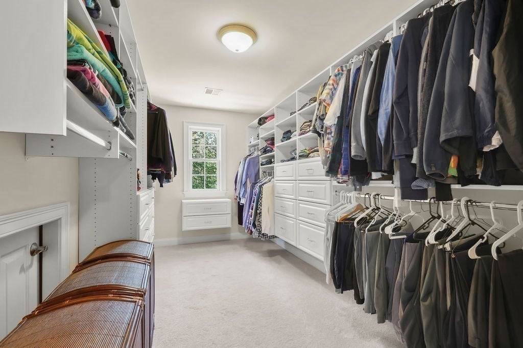 North Attleboro, Massachusetts, 02760, United States, 5 Bedrooms Bedrooms, ,6 BathroomsBathrooms,Residential,Active,1934825