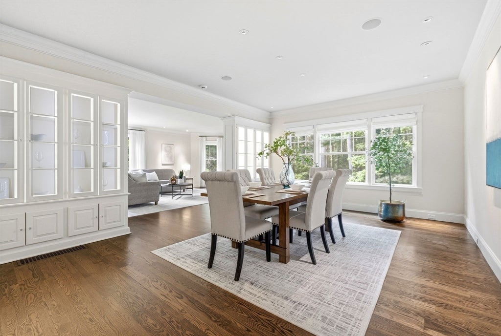 Concord, Massachusetts, 01742, United States, 6 Bedrooms Bedrooms, ,7 BathroomsBathrooms,Residential,Active,2044996