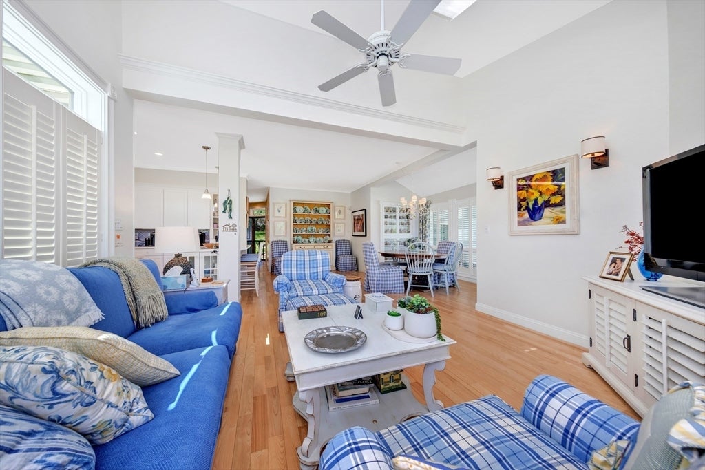 Gloucester, Massachusetts, 01930, United States, 4 Bedrooms Bedrooms, ,3 BathroomsBathrooms,Residential,Active,1929470