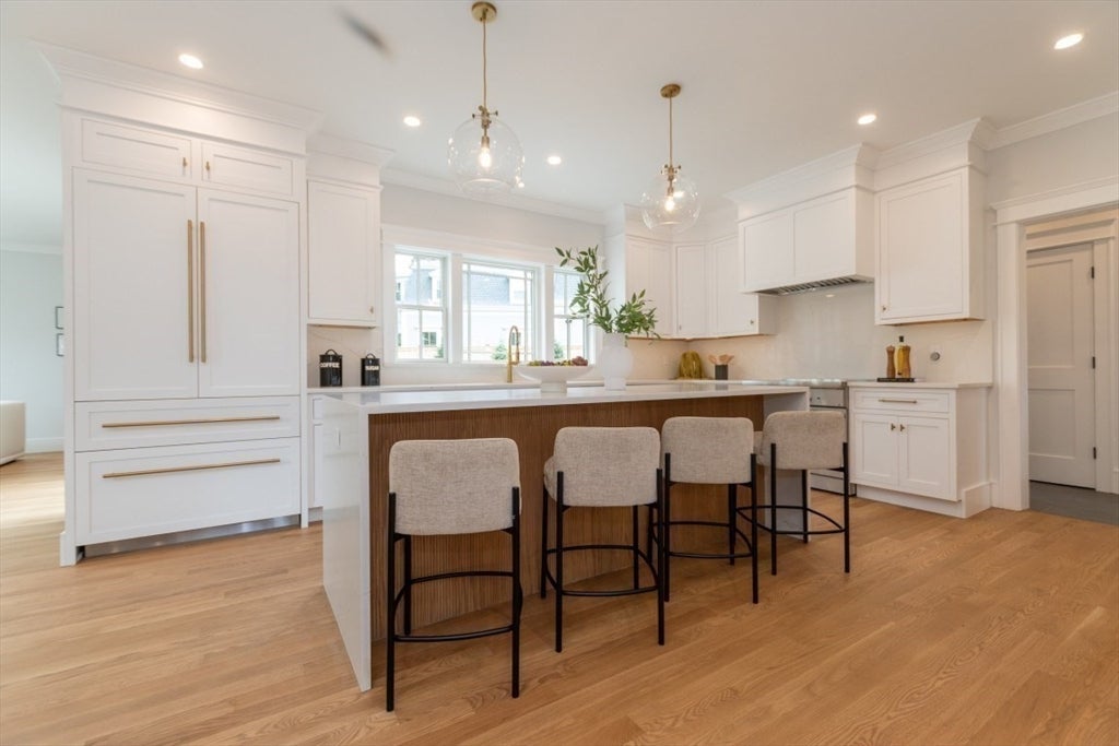 Newton, Massachusetts, 02466, United States, 4 Bedrooms Bedrooms, ,6 BathroomsBathrooms,Residential,Active,1934774