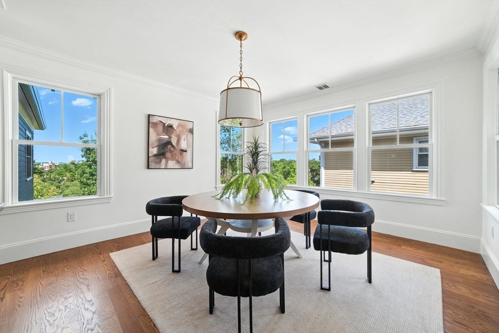Brookline, Massachusetts, 02446, United States, 4 Bedrooms Bedrooms, ,4 BathroomsBathrooms,Residential,Active,1806604