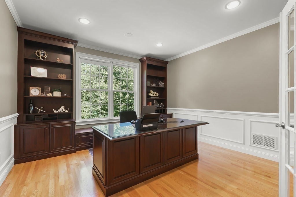 North Attleboro, Massachusetts, 02760, United States, 5 Bedrooms Bedrooms, ,6 BathroomsBathrooms,Residential,Active,1934825