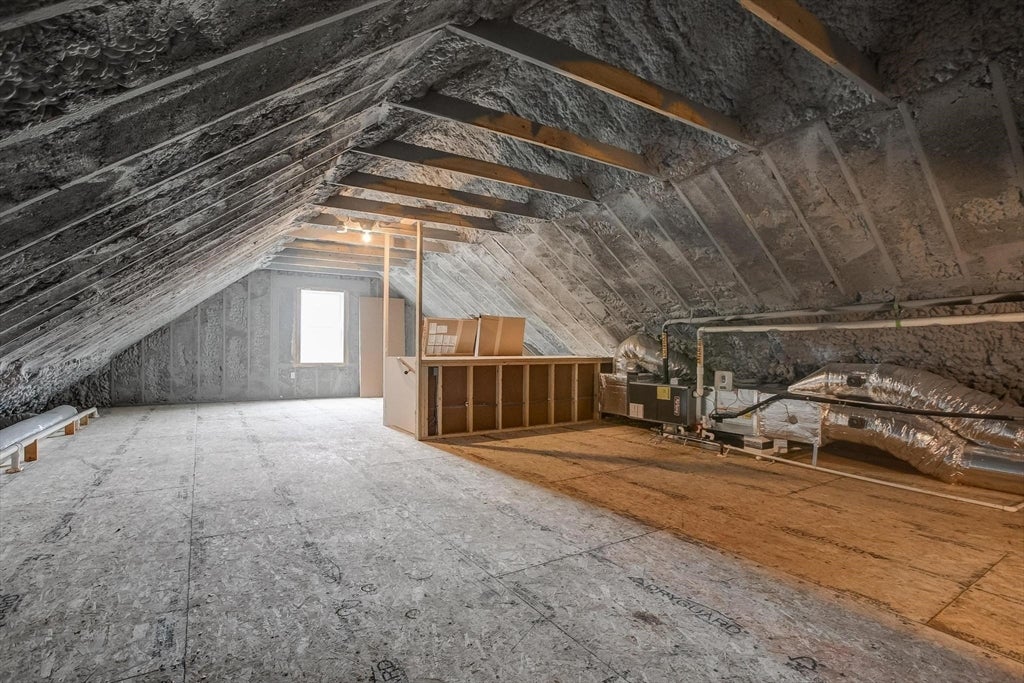 Burlington, Massachusetts, 01803, United States, 5 Bedrooms Bedrooms, ,5 BathroomsBathrooms,Residential,Active,1909077